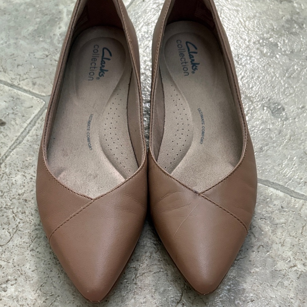 Clarks Women's Brown Pointed Flats